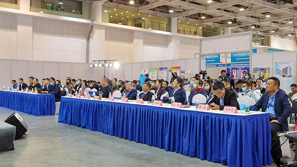 中国先进材料产业创新与发展大会暨新材料热工装备论坛在长沙举行 (4).jpg