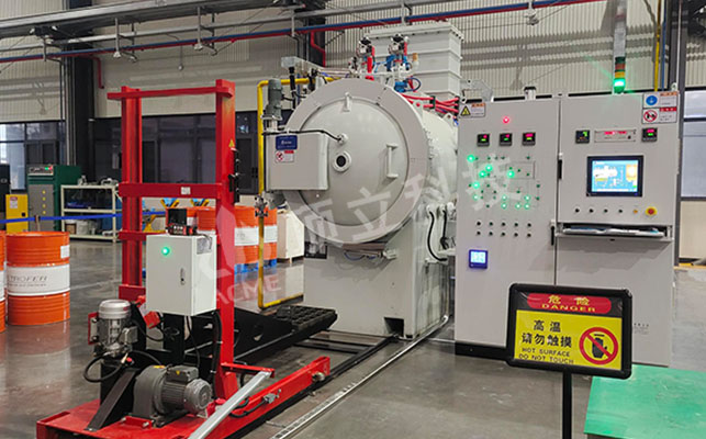 真空油淬炉 (6).jpg